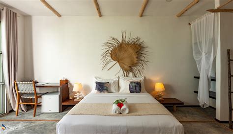 Bliss Hotel Praslin - Hotel - Beach House - Beach Superior Zimmer ...