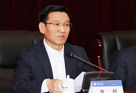 中国海洋大学召开大会宣布学校领导班子成员任免