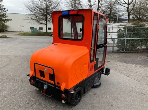 AOKEQI 0S-V5 72" WIDE RIDE-ON 36V ELECTRIC INDUSTRIAL FLOOR SWEEPER ...