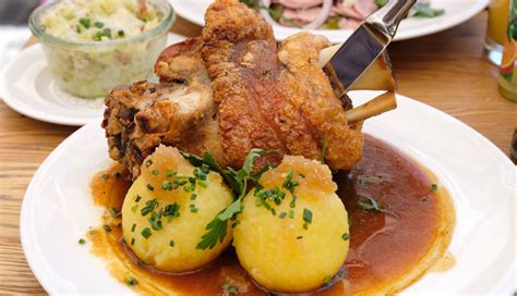 5 Famous Dishes To Try in Germany - lifeberrys.com