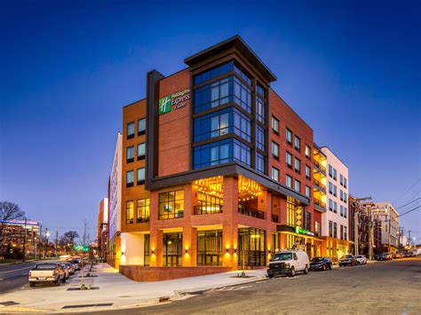 Holiday Inn Express & Suites Charlotte - South End - Hotel Reviews & Photos