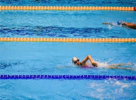 点赞！银川运动员侯文瑜在世界特奥会上勇夺金牌|金牌|游泳_新浪新闻