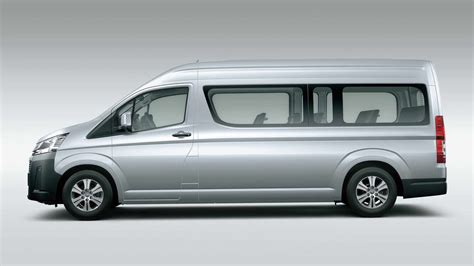 The new Toyota Hiace of the 5th family received a half-bonneted layout