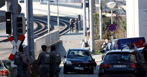 Makina godet turmën në Mannheim të Gjermanisë, 2 të vdekur dhe disa të ...