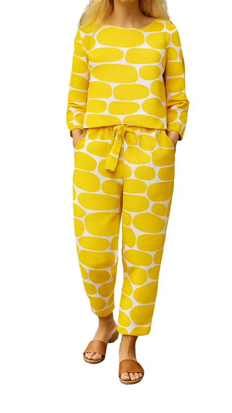 Top 10 Indian Sustainable Fashion Brands to Watch in 2025 – OddOneOut