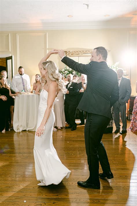 Kirtland Country Club Wedding - Renee Lemaire Photography