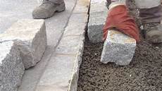 pflastersteine verfugen splitt granitpflaster in beton setzen verlegen pflastersteine verfugen splitt granitpflaster in beton setzen verlegen