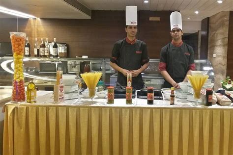 Vinnca BIZZ the Hotel, Rajkot - Venue - Dr Yagnik Road - Weddingwire.in