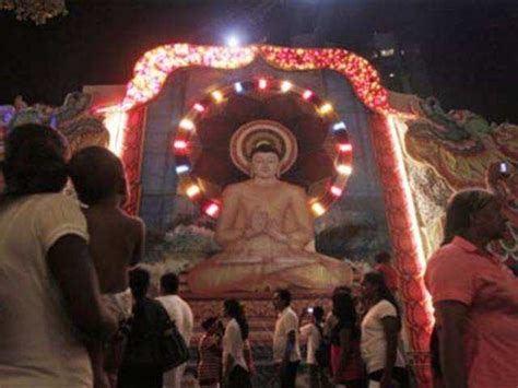 Vesak religious festival in Colombo - May 6, 2012 | The Economic Times