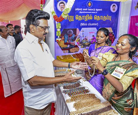 Stalin takes veiled dig at Palaniswami for doing 'politics' by donning ...