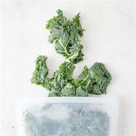 How to Freeze Kale Properly - Smoothies and Shakes