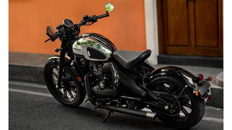 New Jawa 42 Bobber Black Mirror launched in India at Rs 2.25 lakh ...