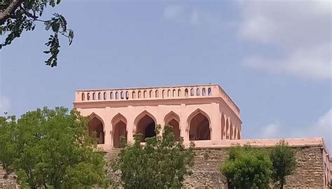 Taramati Baradari Resort To Live A Day Like A Royalty