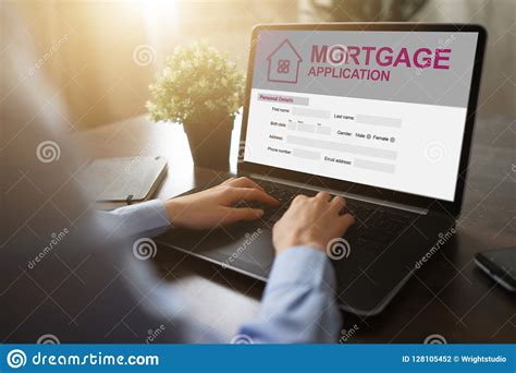 在屏幕上的网上贷款申请 物产贷款 财务企业的概念 库存照片. 图片 包括有 现代, 办公室, 无线, 抵押 - 128105452
