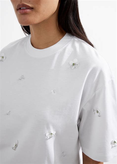 Floral-Appliqué T-Shirt | Shirts, Flower applique, T shirt - color palette for jersey