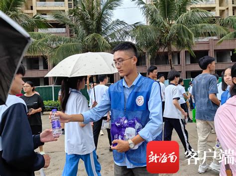 海口：高考首日，交警和志愿者护航学子追梦路-海口新闻网-南海网