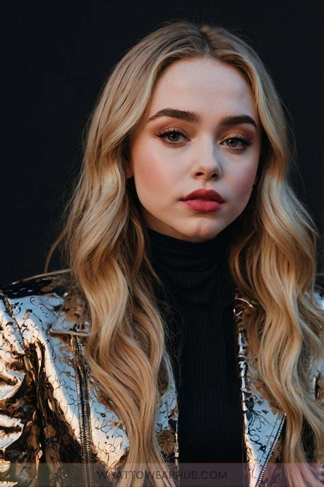 12 Chic Sabrina Carpenter Concert Outfits To Recreate