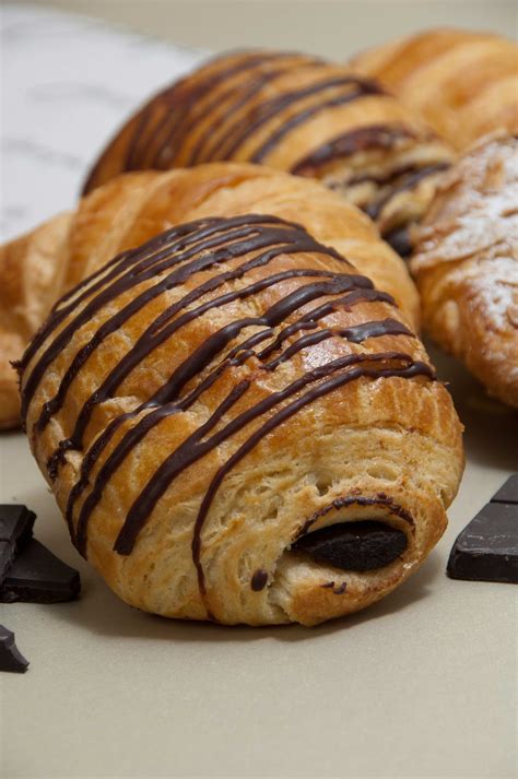 Chocolate Croissant Heb at Lily Selwyn blog
