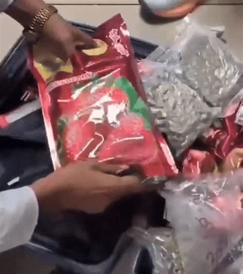 चिप्स पैकेट और शैंपू में निकला 13 करोड़ का नशा, मुंबई एयरपोर्ट का ये ...