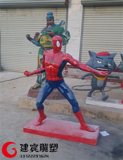 影城玻璃钢超级英雄雕塑-方圳雕塑厂