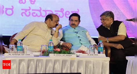 Hubballi: Three veteran politicians from Hubballi set to enter Lok ...