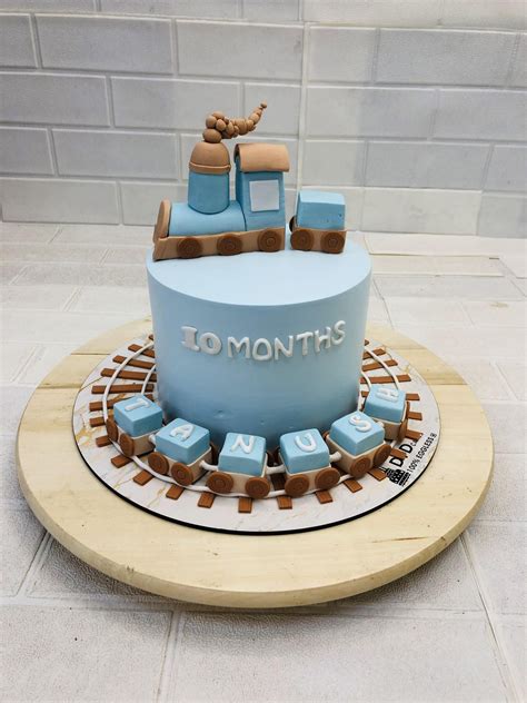 Train Theme Cake – Bento Cakes Noida