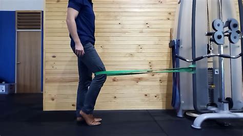 Band Resisted Knee Extension - YouTube
