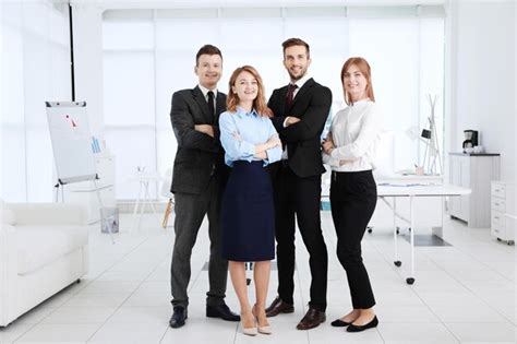 Modern Business People 的图像结果