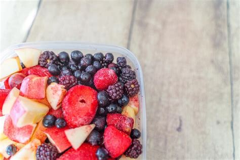 Fresh organic fresh fruits to prepare a smoothie drink | Premium Photo