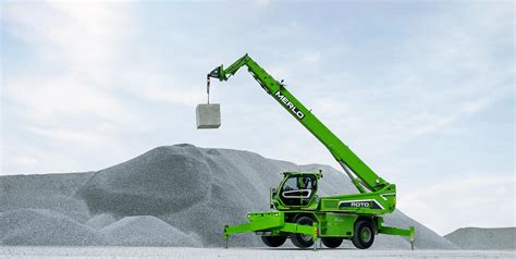 Manitou Telehandler vs Merlo 的图像结果