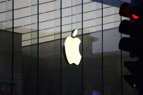 苹果涨幅扩大至近6% 市值重回一万亿美元上方_凤凰网