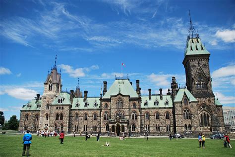 加拿大高中毕业回国如何选择合适的大学？