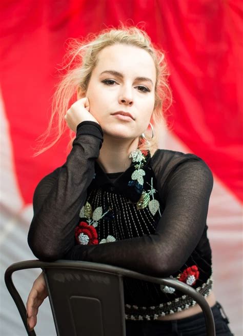 Bridgit Mendler Library 的图像结果
