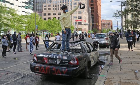 Police, protesters clash in downtown Cleveland during George Floyd ...