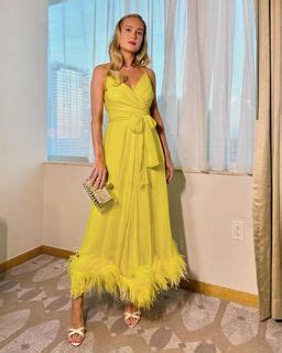 The best Brie Larson feet pictures 🤩