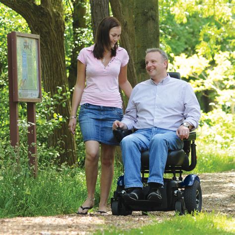 Silla de ruedas eléctrica tracción central R320 - Ayudas Dinámicas