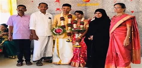 Kerala's Abdulla and Khadeeja marry daughter Rajeshwari in temple