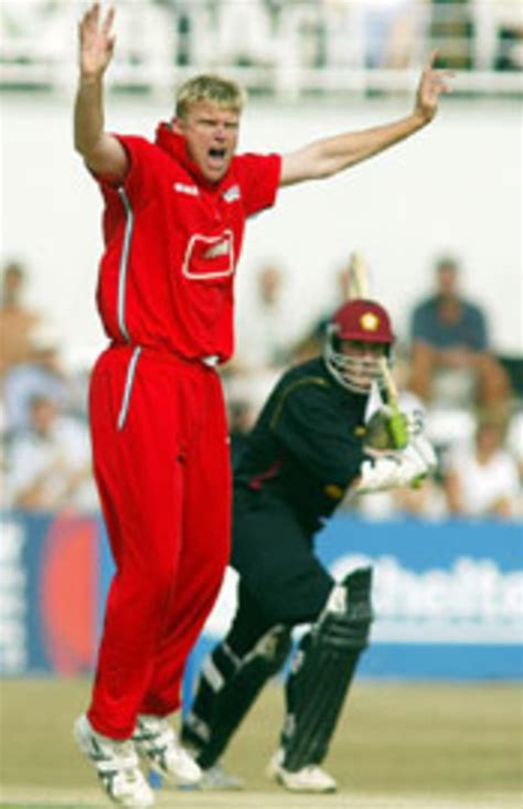 Peter Martin appeals against Phil Jaques, Northants v Lancs, National ...
