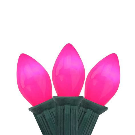 25-Count Opaque Pink C7 Christmas Light Set 24 ft Green Wire