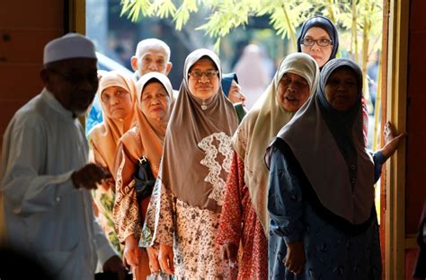 Malaysians Vote in 14th General Election, Spam Calls Hit Leaders ...