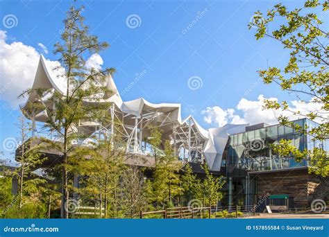 Tulsa USA - the Boathouse and Restaurant and Bar at the Gathering Place ...