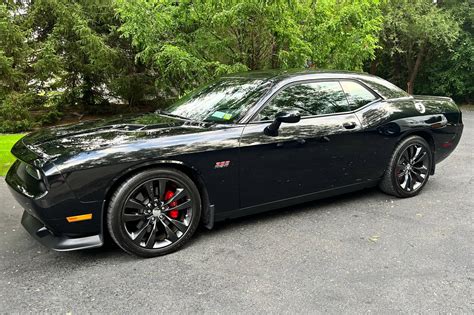 2013 Dodge Challenger Automobile
