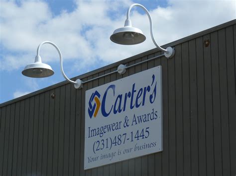 Storefront Signs 的图像结果