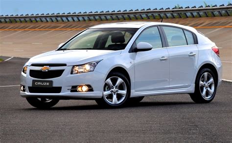 Chevrolet Cruze Features 的图像结果