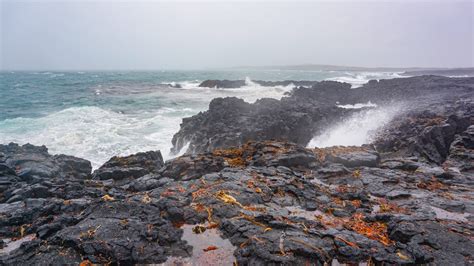 Brimketill lava rock pool 1 - Empnefsys & Travel