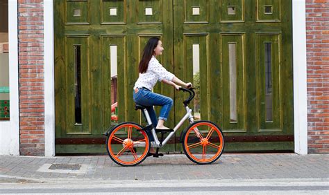 Mobike gains traction in its first UK city | China Dialogue