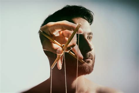 Coercive Control Signs 的图像结果