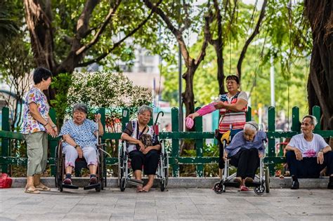 中国养老产业如何实现“老有所依，老有所养”？_澎湃新闻-The Paper