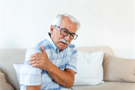 Ma⁠naging Frozen Sh‍oulder‌: Stretches, Ex‌ercises, and Pain Relief ...