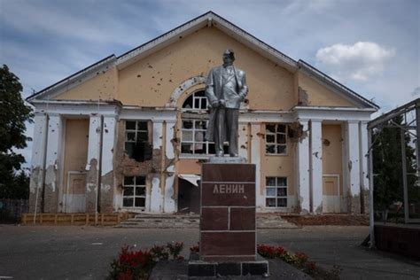 Ukrainian Forces Left Path of Destruction on March to Russian Town of ...